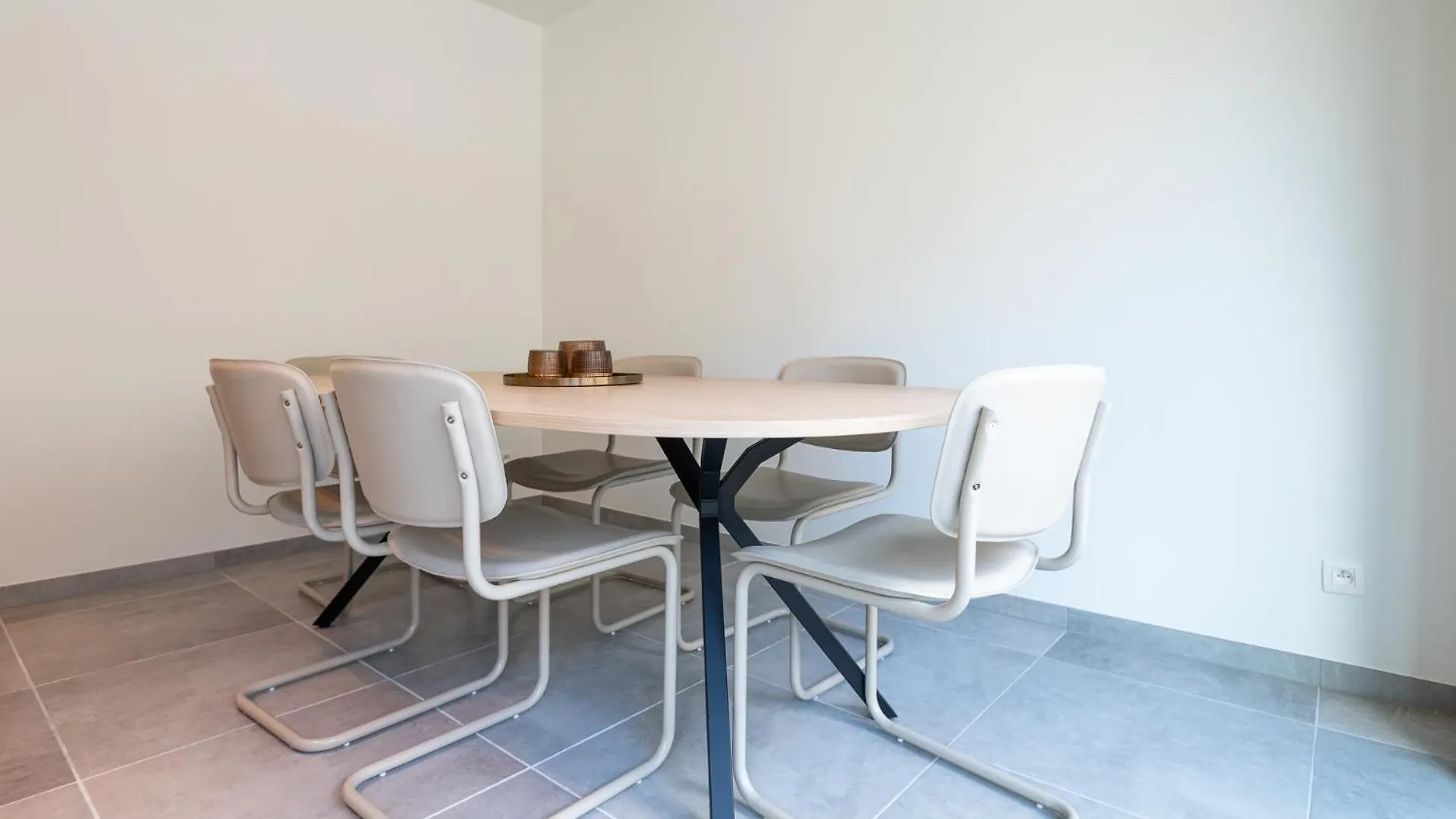 Central Situated Brand New Apartment For 5 Ostende Belgien