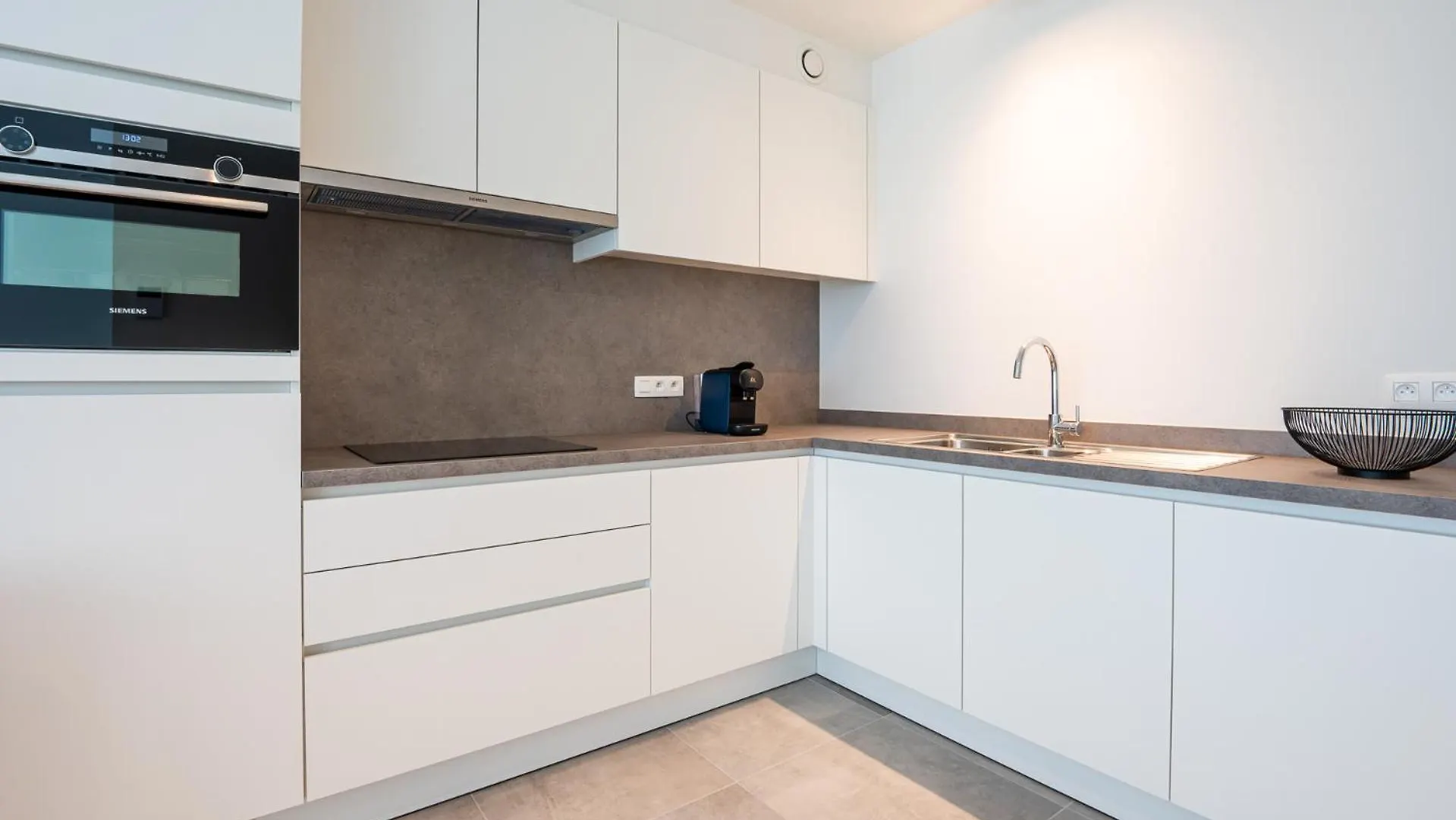 Central Situated Brand New Apartment For 5 Ostende