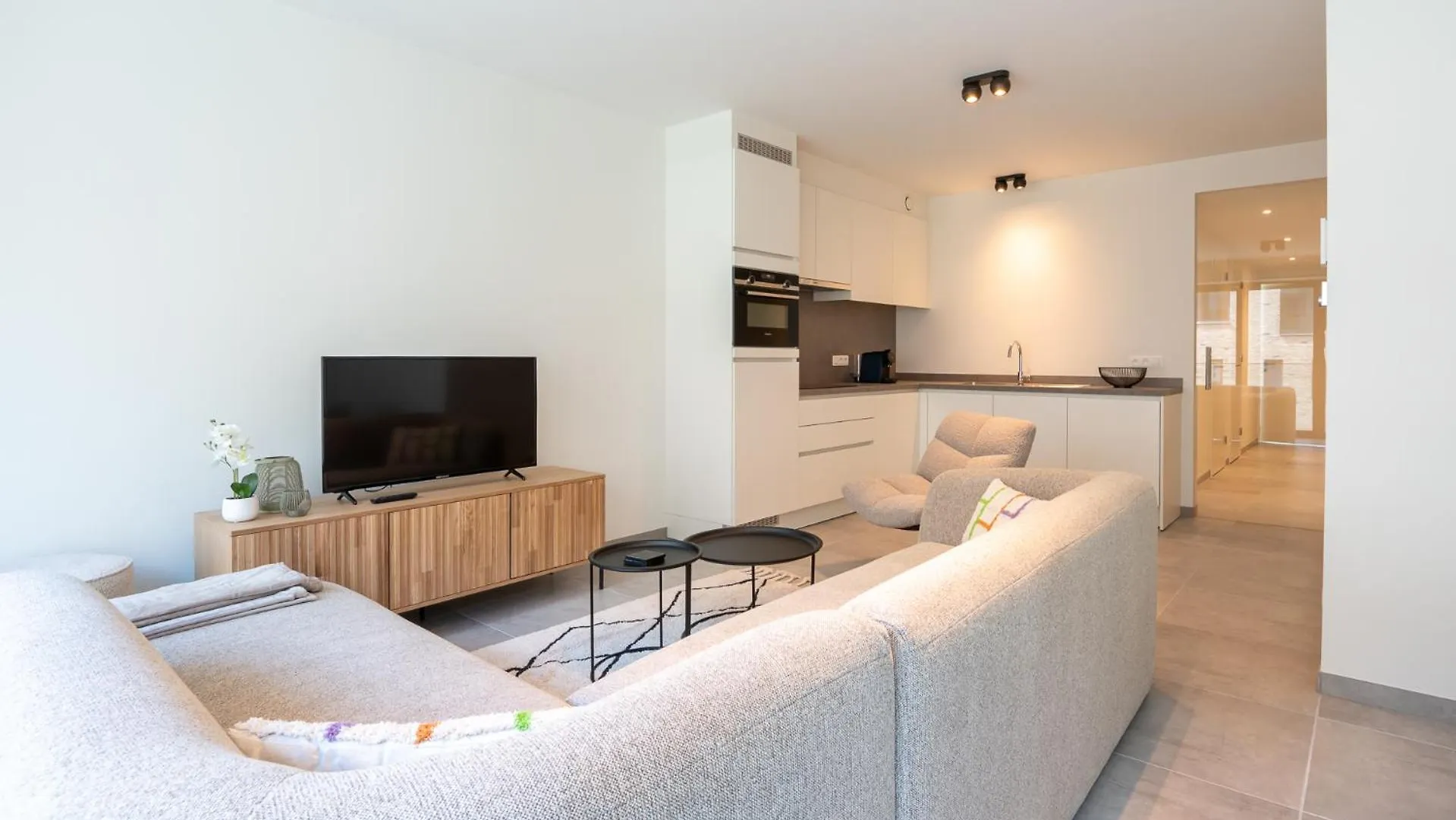 Central Situated Brand New Apartment For 5 Ostende